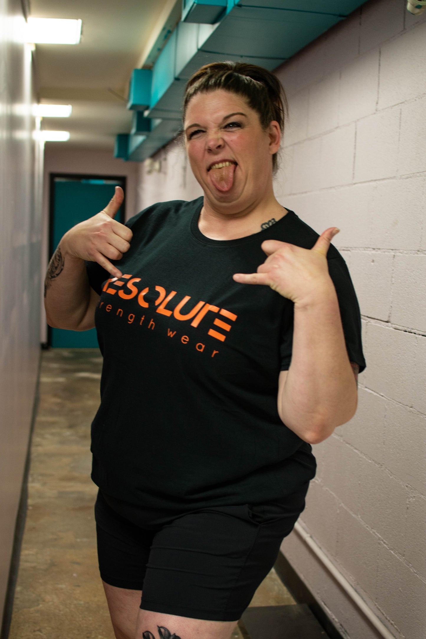 Resolute Curvy Tshirt - Black - Resolute Strength Wear